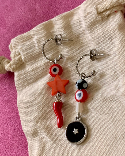 Pendientes black and red